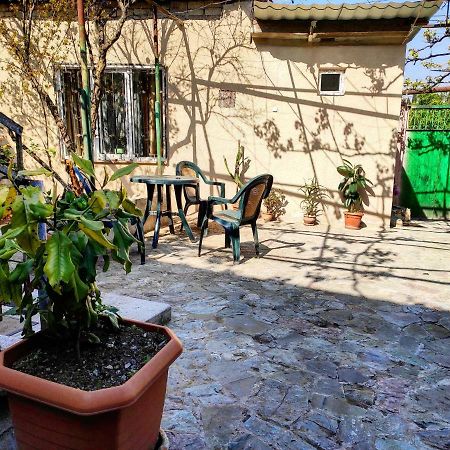 Guesthouse Ttt Tbilisi Exterior photo